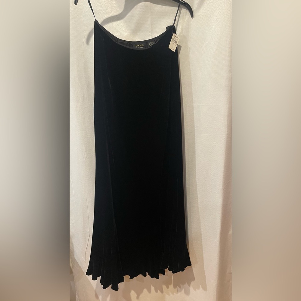 Dana Buchman Black Maxi Skirt
